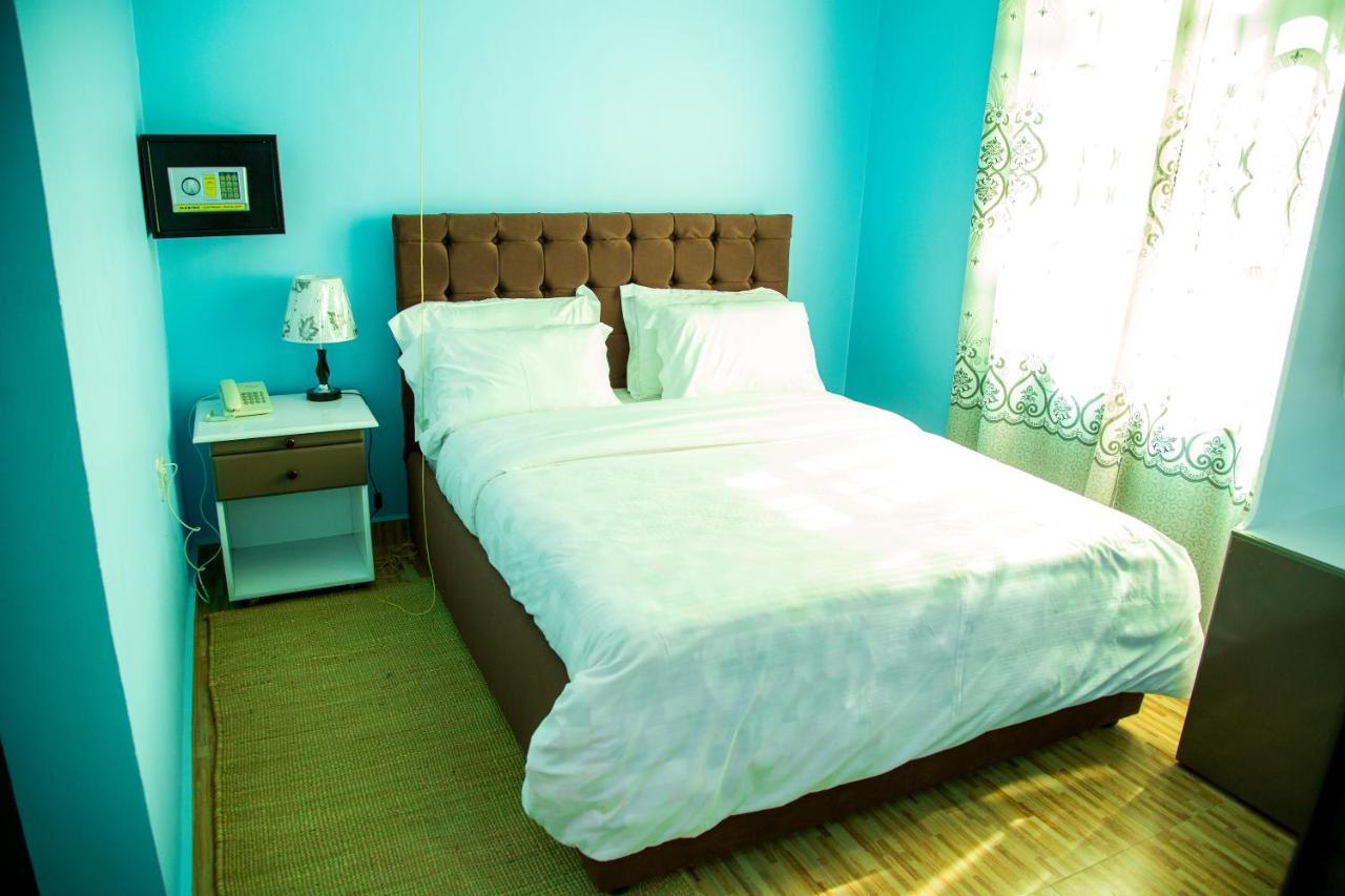 Asmorein Hotel Babati Екстер'єр фото