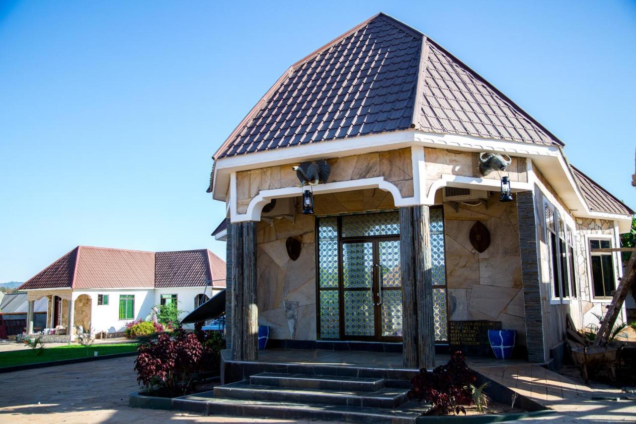 Asmorein Hotel Babati Екстер'єр фото
