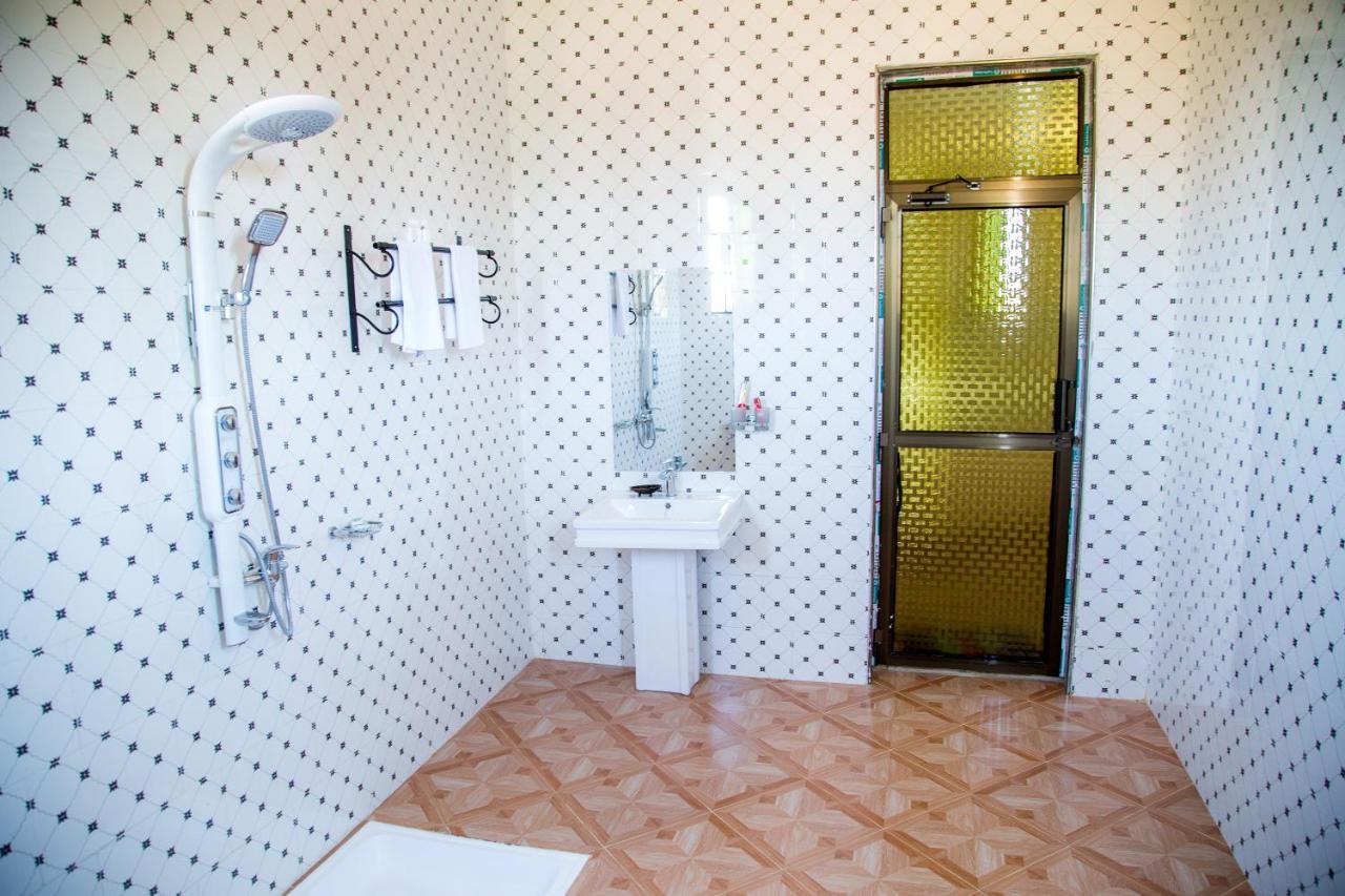 Asmorein Hotel Babati Екстер'єр фото