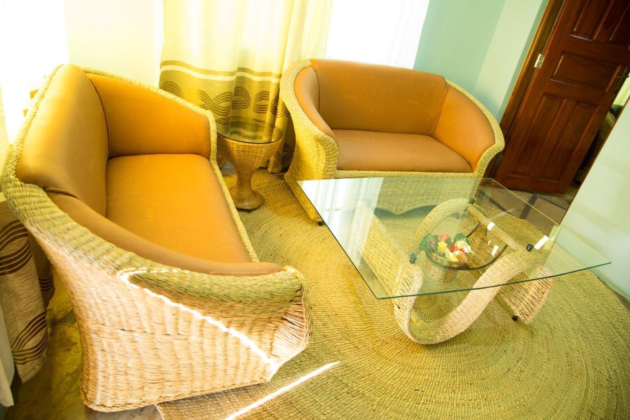 Asmorein Hotel Babati Екстер'єр фото